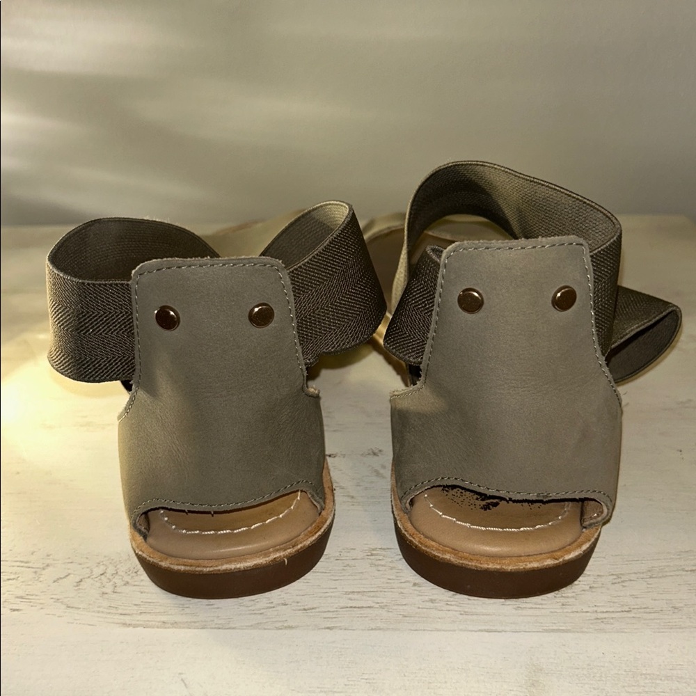 Women's Sorel Olive Color Sandals 9.5 - Picture 4 of 8